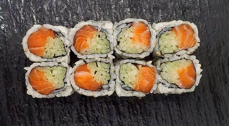Salmon Cucumber Roll