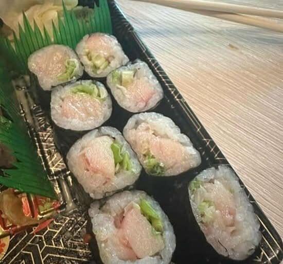 Yellowtail Scallion Roll